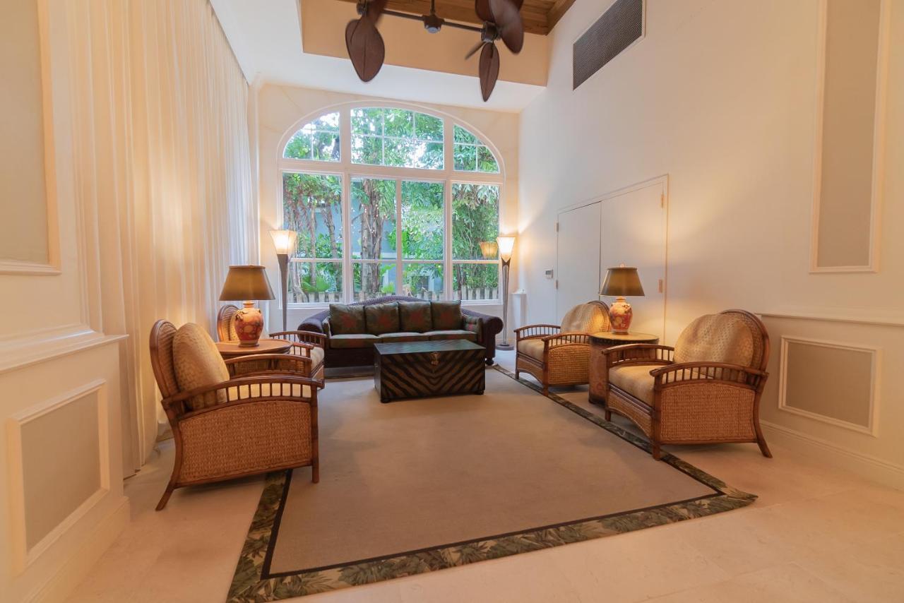Palm Beach Island Condominiums 외부 사진